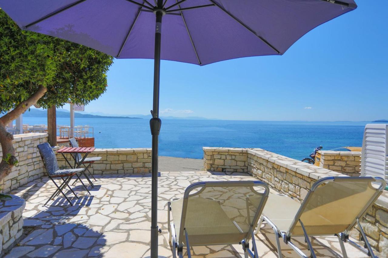 Kaminaki Beachfront Apartments Nisaki  Zewnętrze zdjęcie