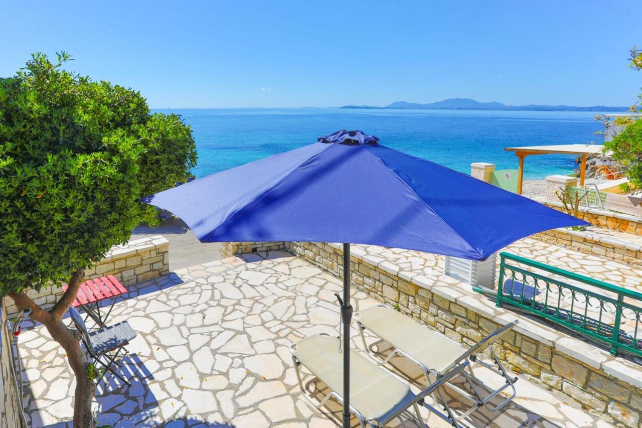 Kaminaki Beachfront Apartments Nisaki  Zewnętrze zdjęcie