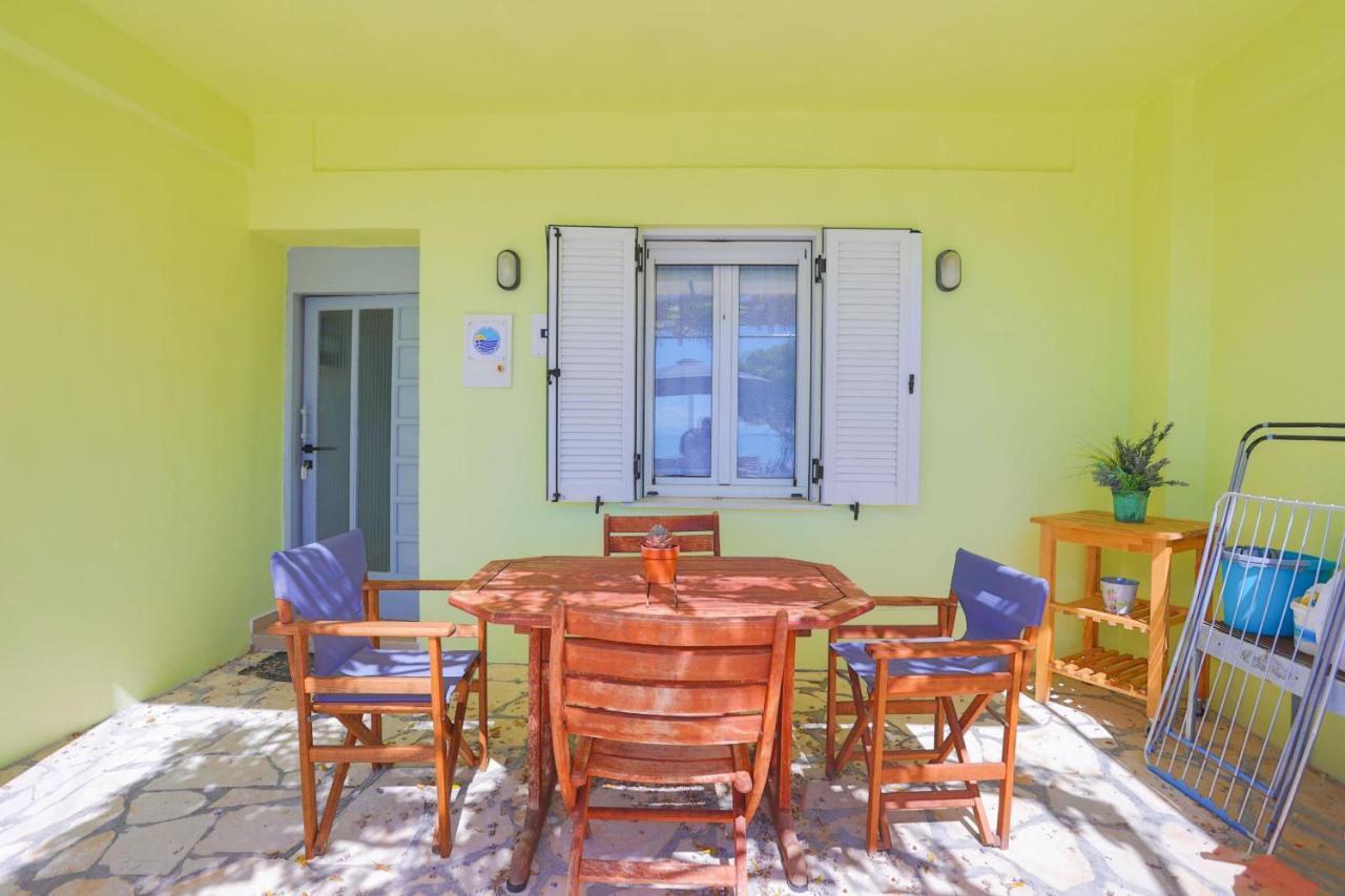 Kaminaki Beachfront Apartments Nisaki  Zewnętrze zdjęcie