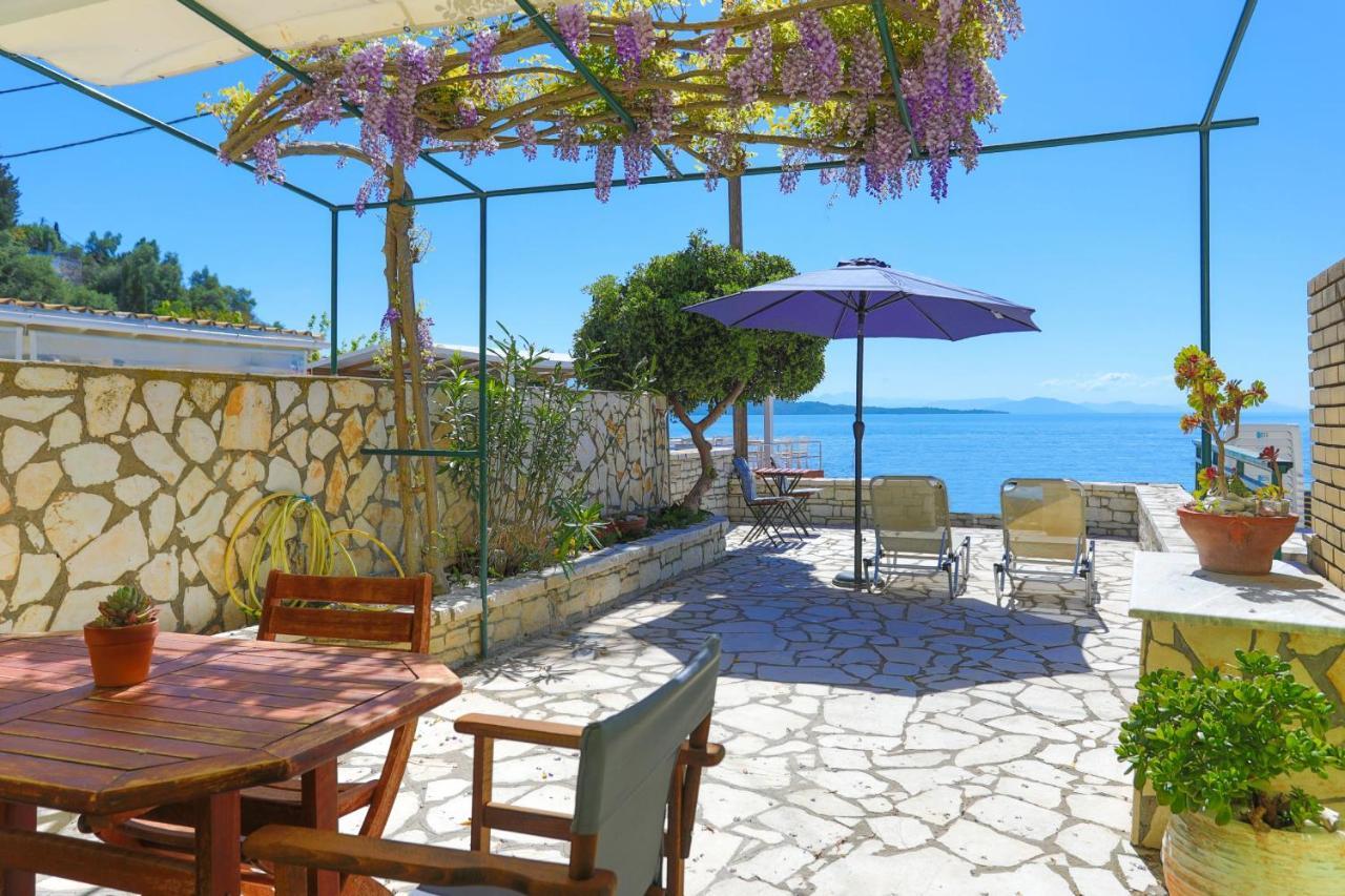 Kaminaki Beachfront Apartments Nisaki  Zewnętrze zdjęcie