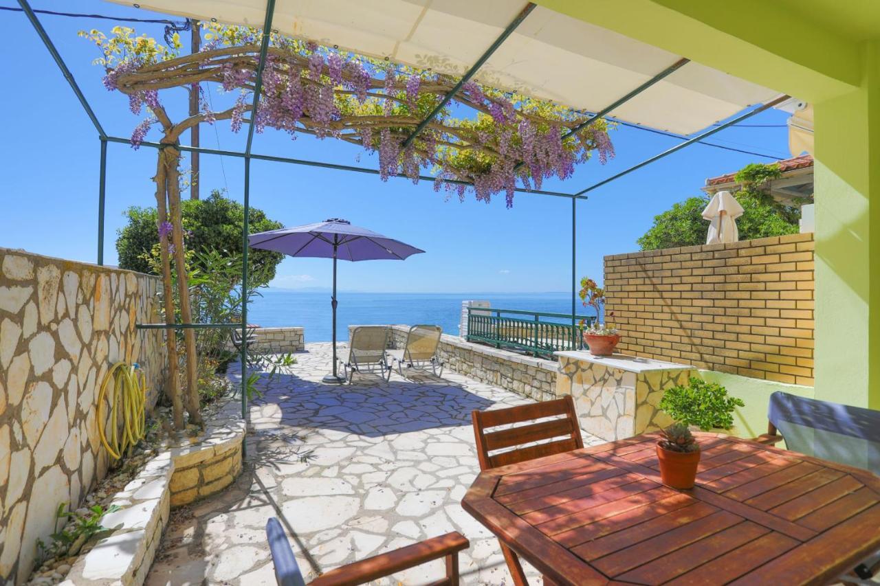 Kaminaki Beachfront Apartments Nisaki  Zewnętrze zdjęcie