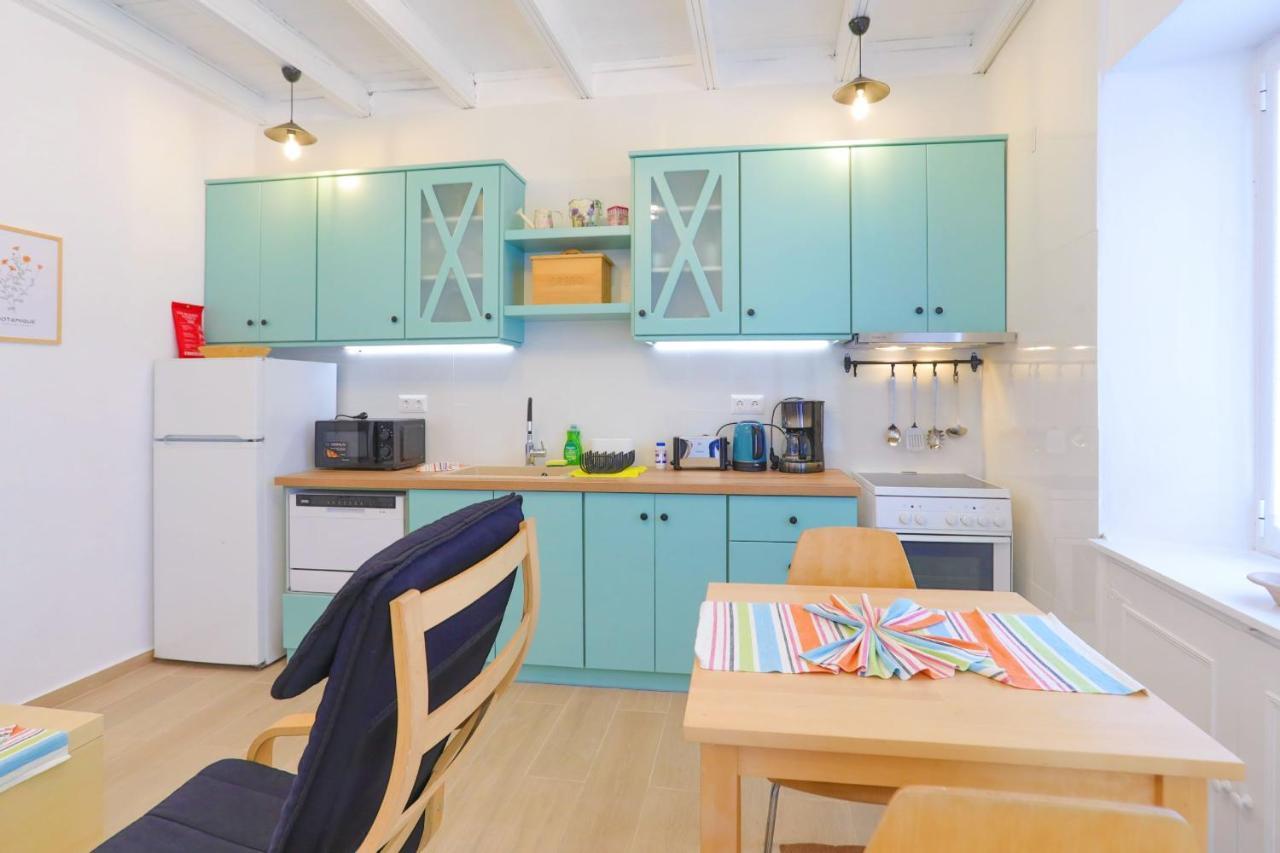 Kaminaki Beachfront Apartments Nisaki  Zewnętrze zdjęcie