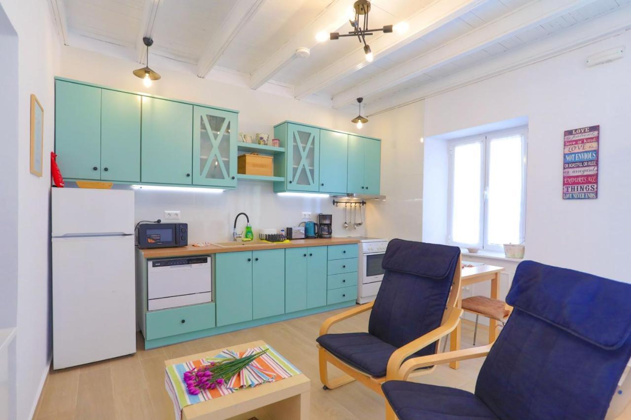 Kaminaki Beachfront Apartments Nisaki  Zewnętrze zdjęcie