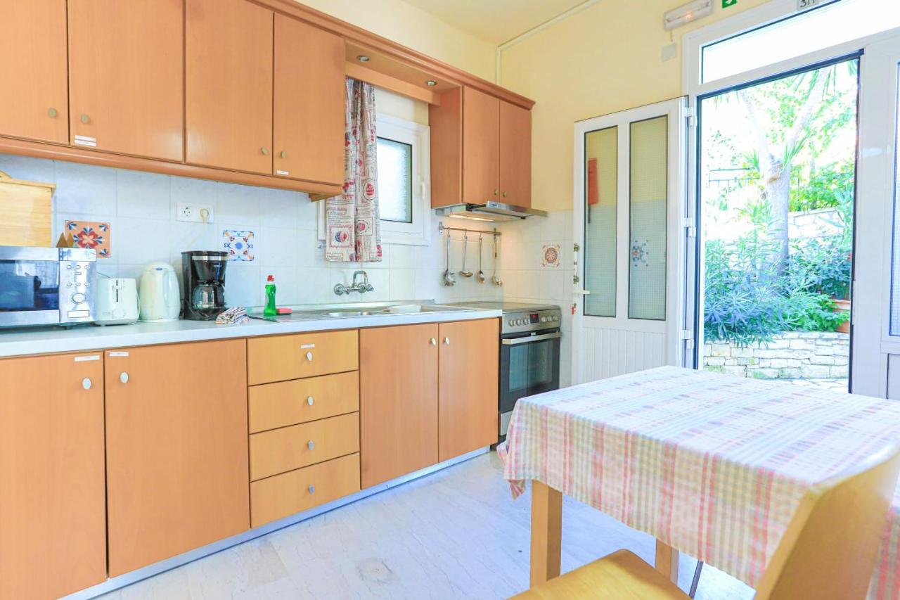 Kaminaki Beachfront Apartments Nisaki  Zewnętrze zdjęcie