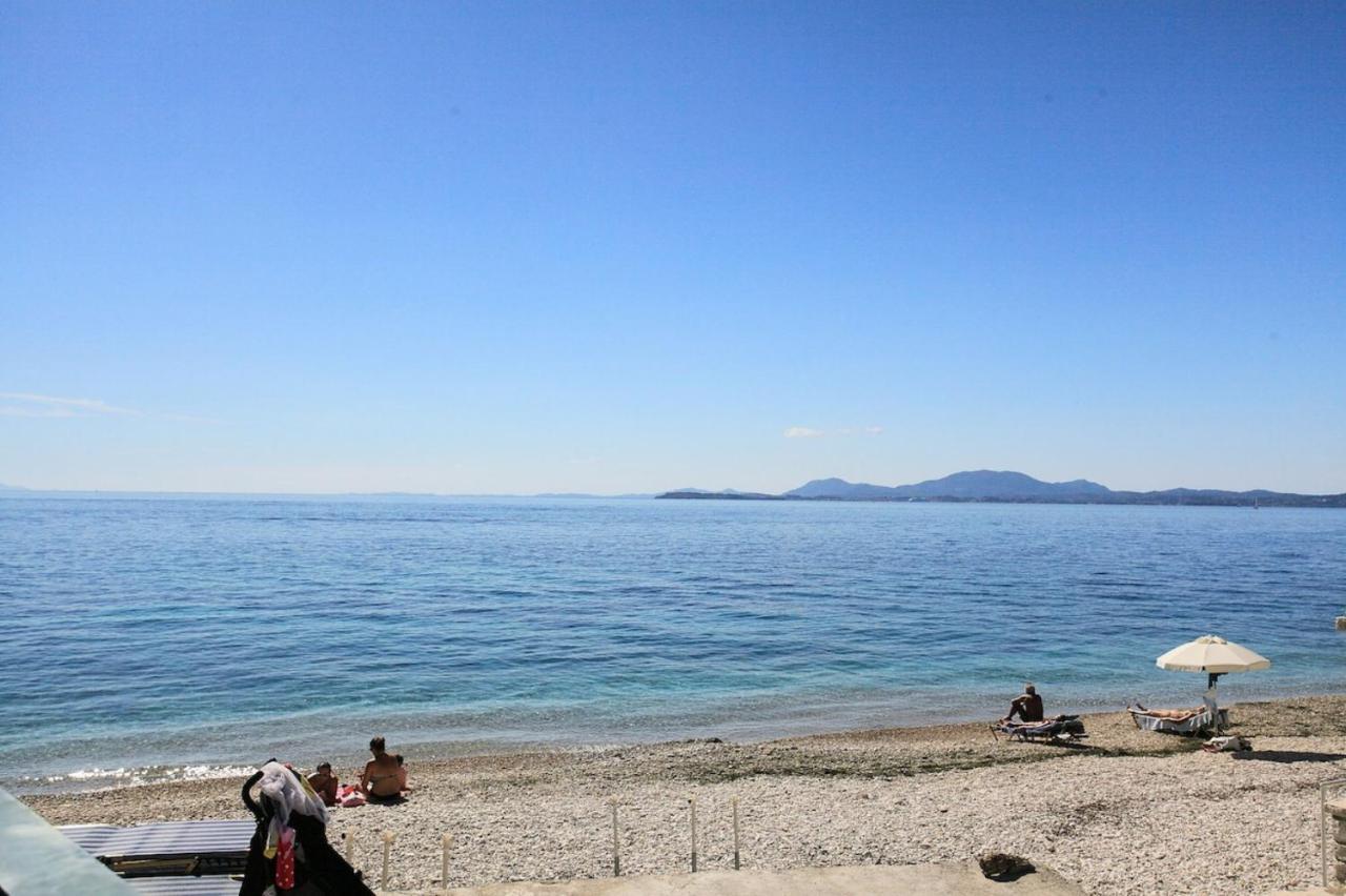 Kaminaki Beachfront Apartments Nisaki  Zewnętrze zdjęcie