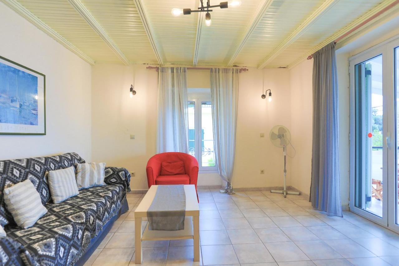Kaminaki Beachfront Apartments Nisaki  Zewnętrze zdjęcie