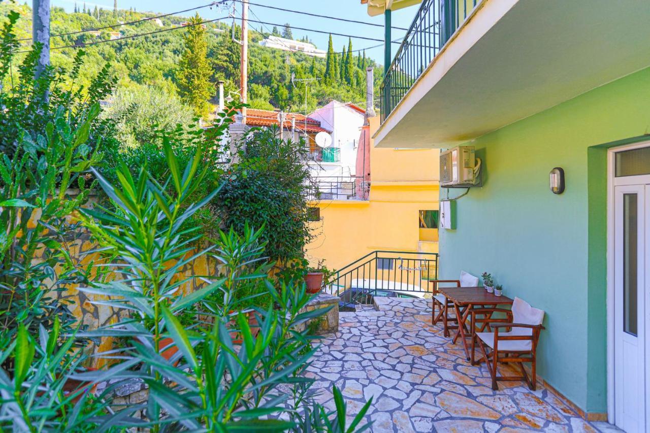 Kaminaki Beachfront Apartments Nisaki  Zewnętrze zdjęcie
