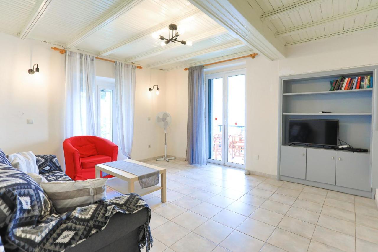 Kaminaki Beachfront Apartments Nisaki  Zewnętrze zdjęcie