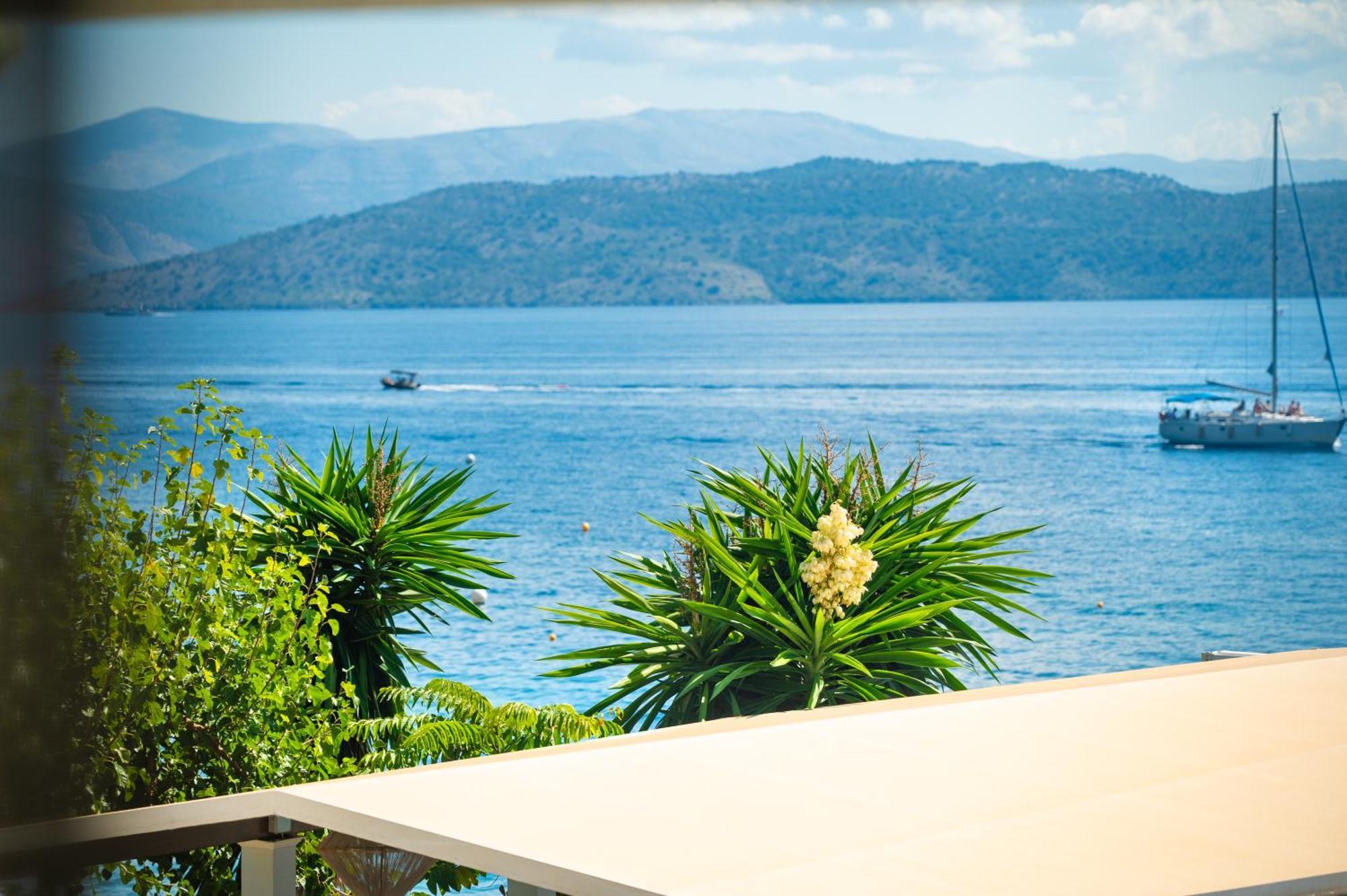 Kaminaki Beachfront Apartments Nisaki  Zewnętrze zdjęcie