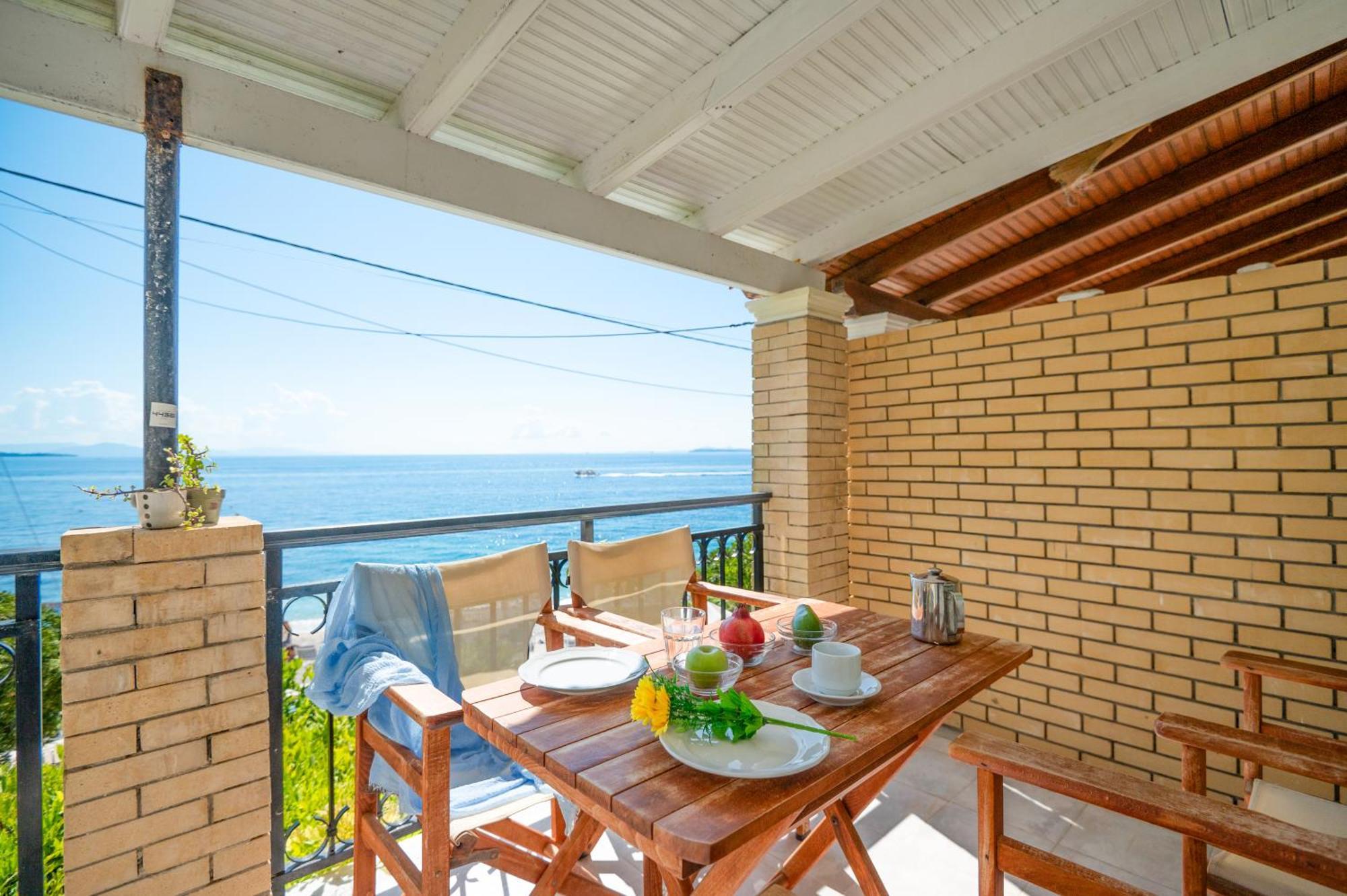 Kaminaki Beachfront Apartments Nisaki  Zewnętrze zdjęcie